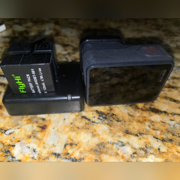 GoPro 7 - Picture 2 of 3